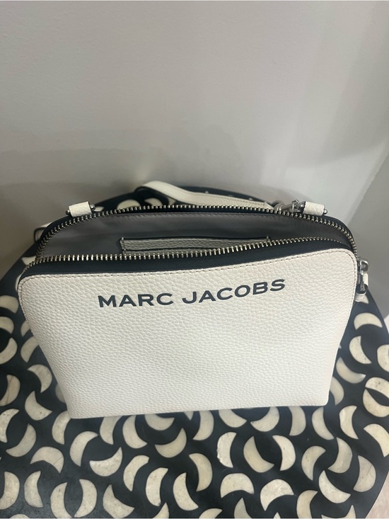 Marc Jacobs Handbags - Marc Jacobs White and Black Pebbled Leather Crossbody